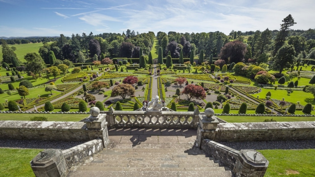 Drummond Gardens and Castle (01)